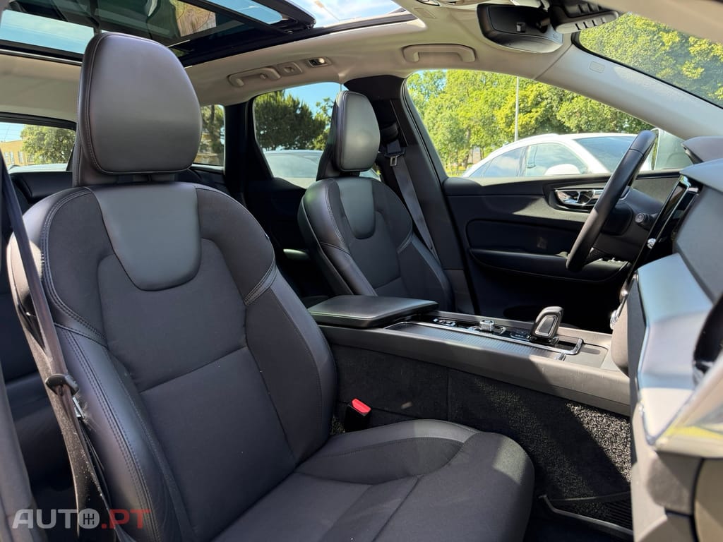 Volvo XC60 2.0 T8 PHEV Momentum Plus AWD