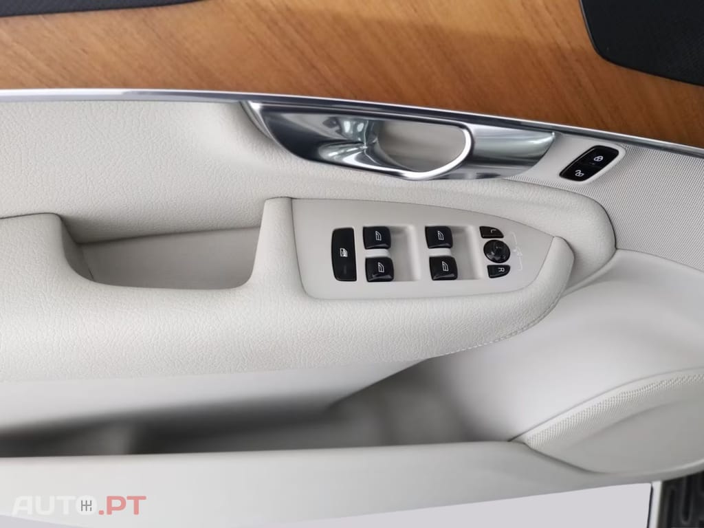 Volvo XC90  T8 AWD I.V.A DEDUTIVEL