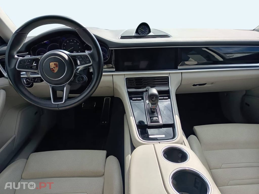 Porsche Panamera 4 E-Hybrid