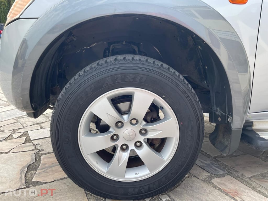 Mitsubishi L200 2.5 DI-D CD Invite+ AC/ABS 4WD