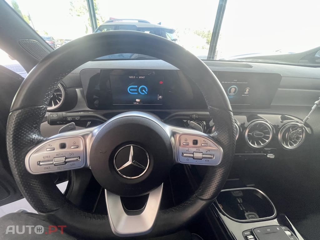Mercedes-Benz A 250 e 8G-DCT AMG Line — fotografia 10