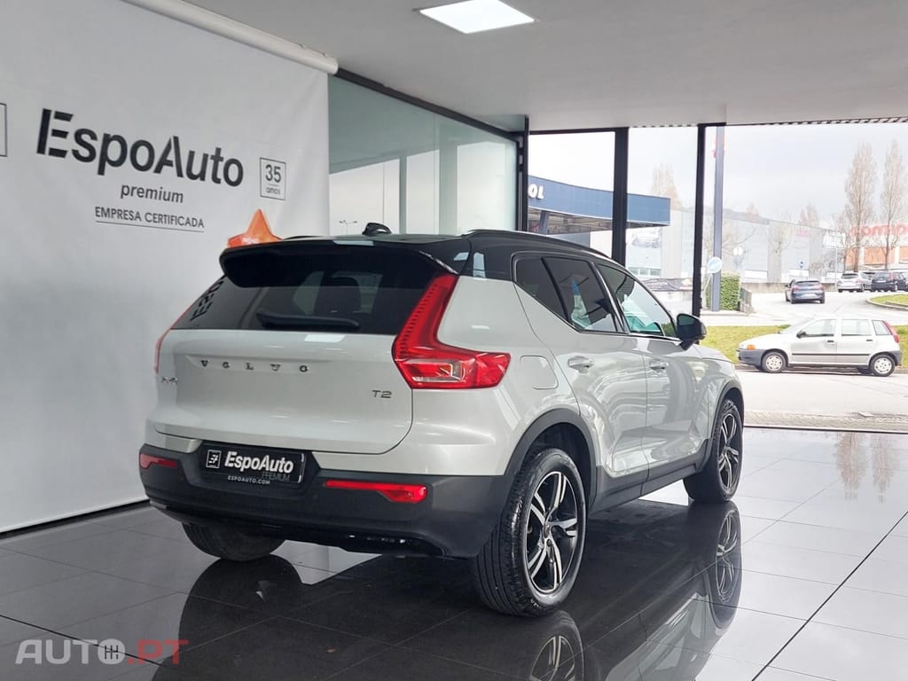 Volvo XC40 1.5 T2 Momentum Plus