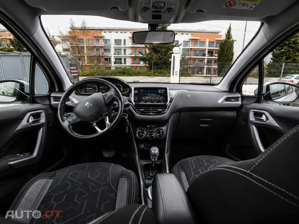 Peugeot 2008 Peugeot 2008 1.2 Allure Pack — fotografia 6