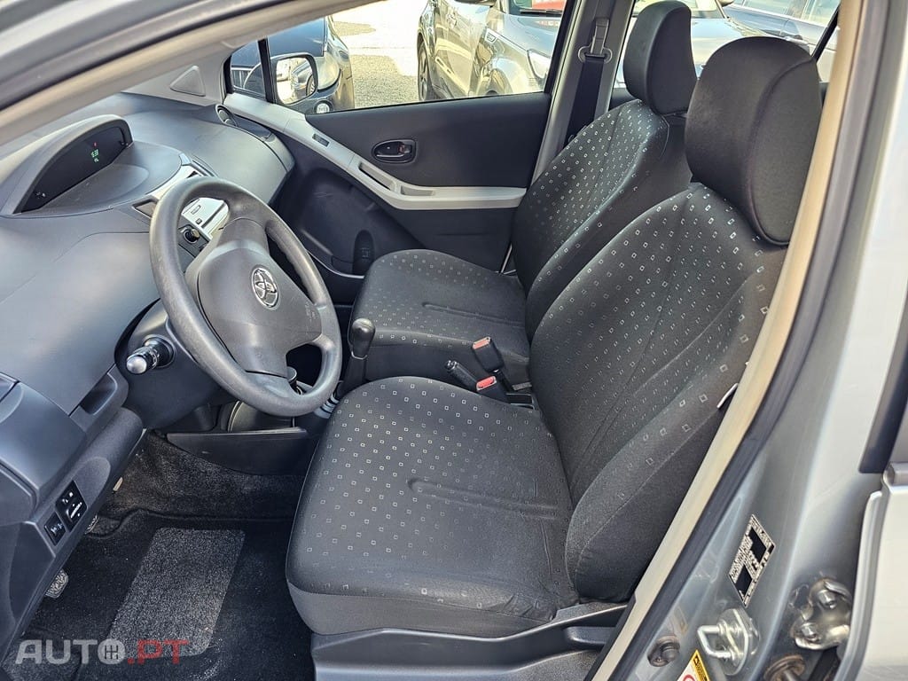 Toyota Yaris 1.0 VVT-i Comfort+AC