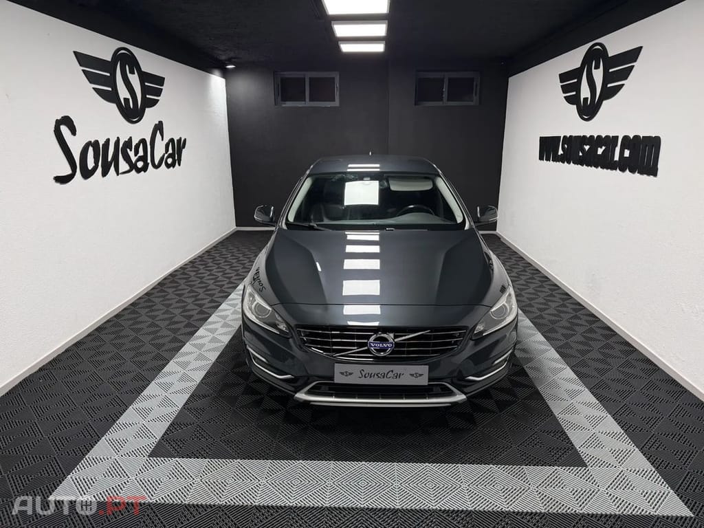 Volvo V60 D6 Plug-In-Hybrid AWD Geartronic Summum