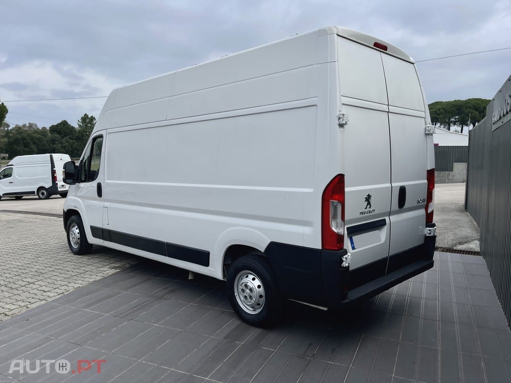 Peugeot Boxer 2.2 BLUE HDI