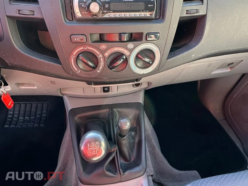 Toyota Hilux 2.5 D-4D 4WD CD AC