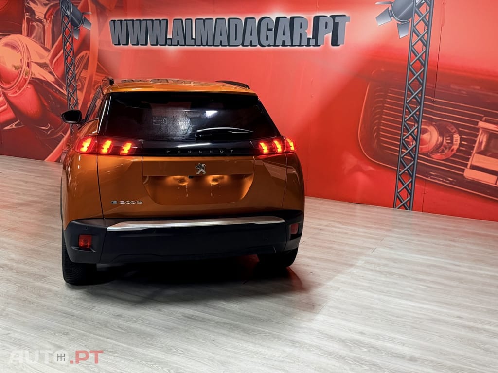 Peugeot E-2008 50 kWh Allure Pack