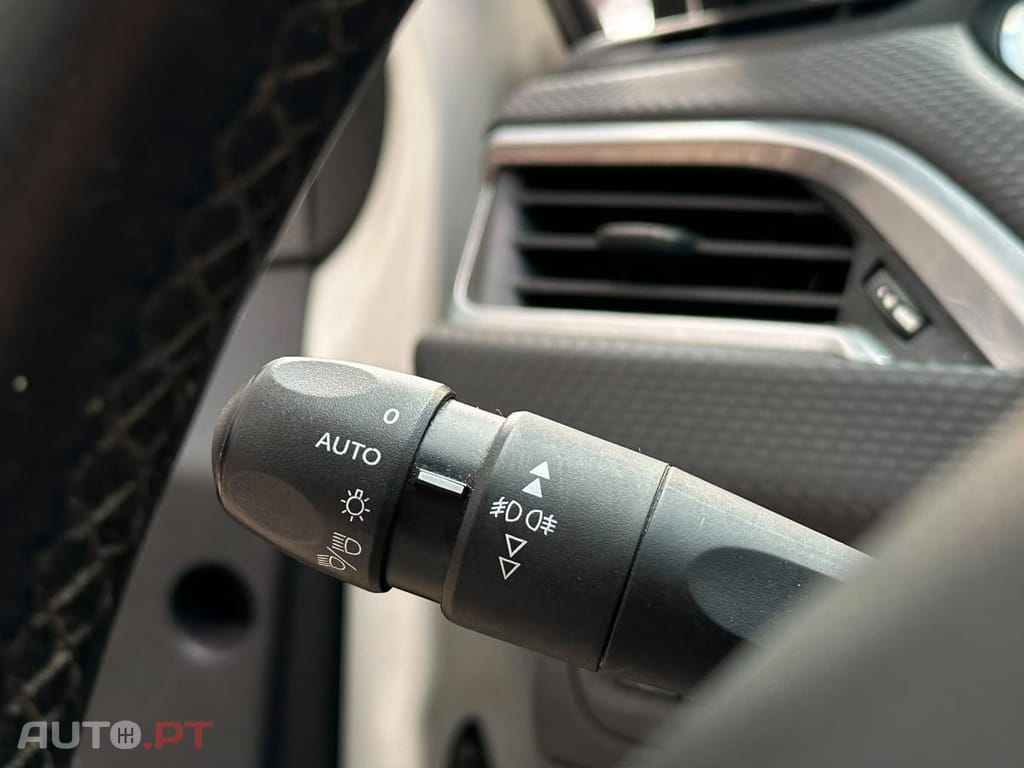 Peugeot 2008 1.2 PureTech Allure EAT6