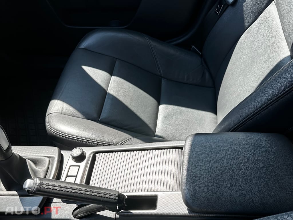 Volvo V50 R Design