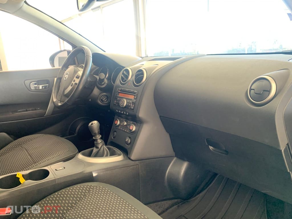 Nissan Qashqai 2.0 ACENTA 17