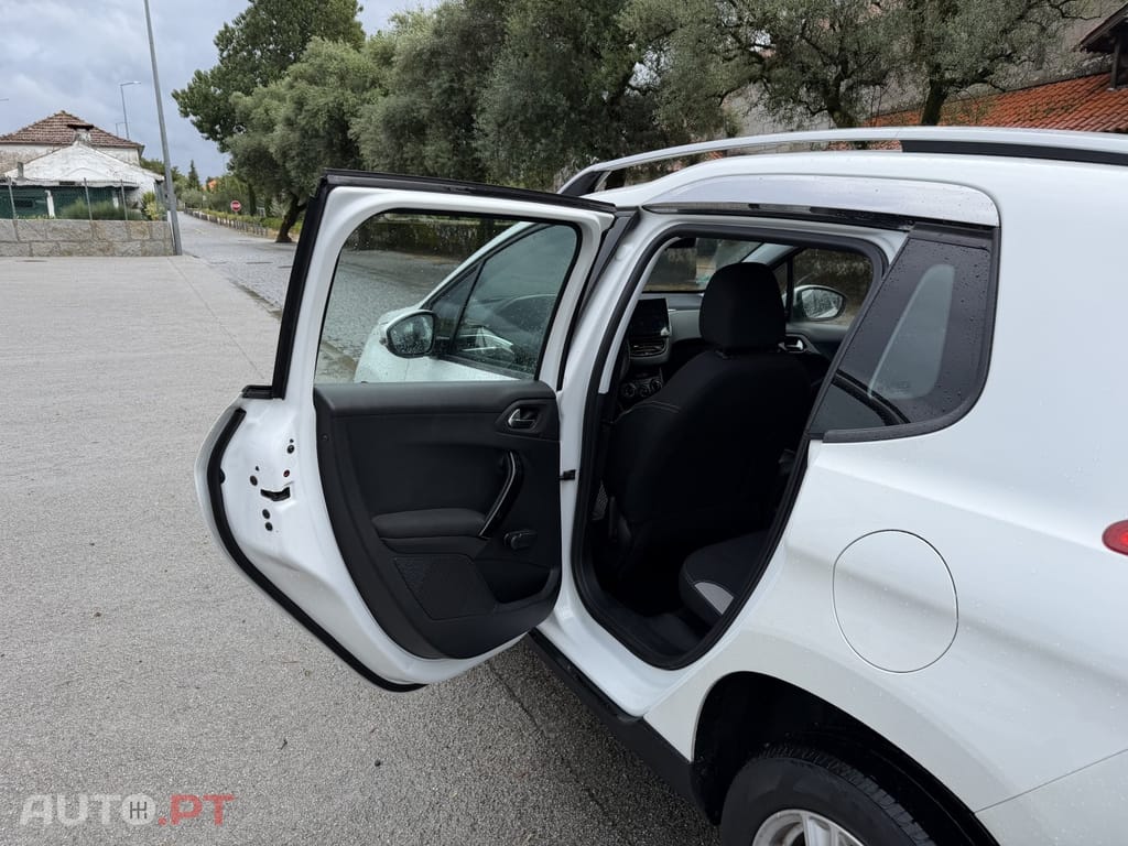 Peugeot 2008 PureTech 100 Active