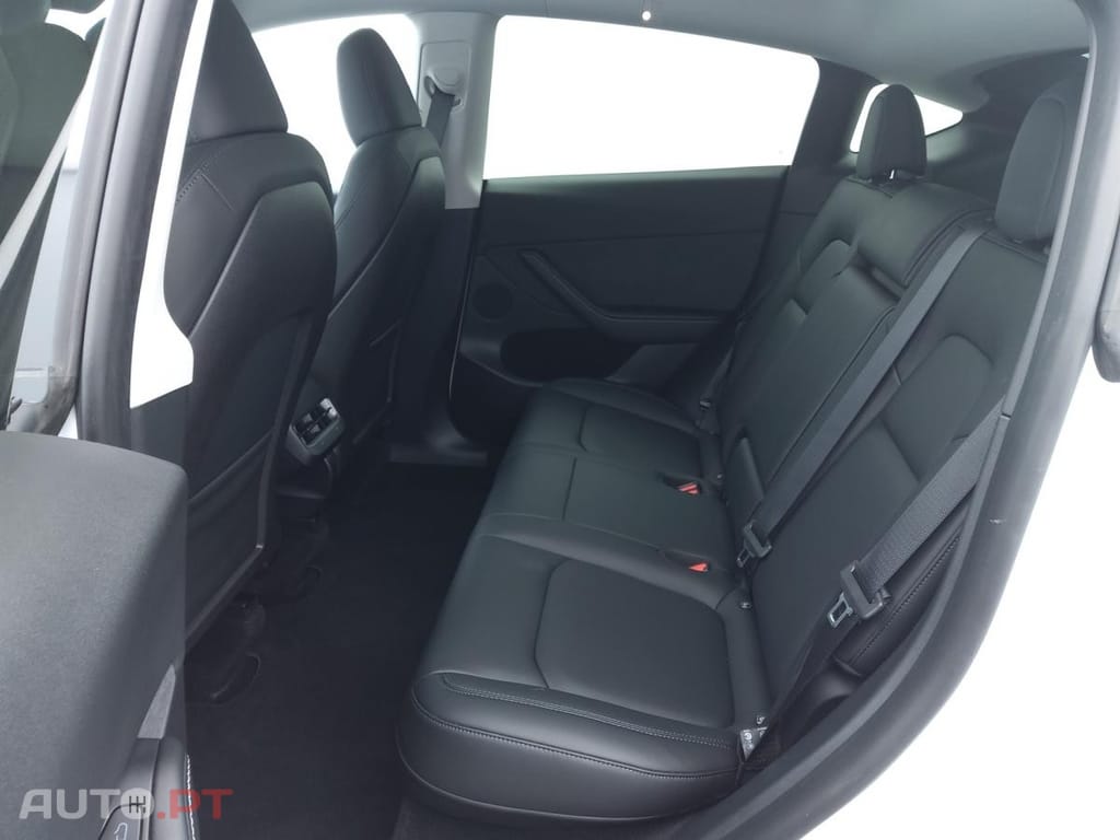 Tesla Model Y Standard RWD