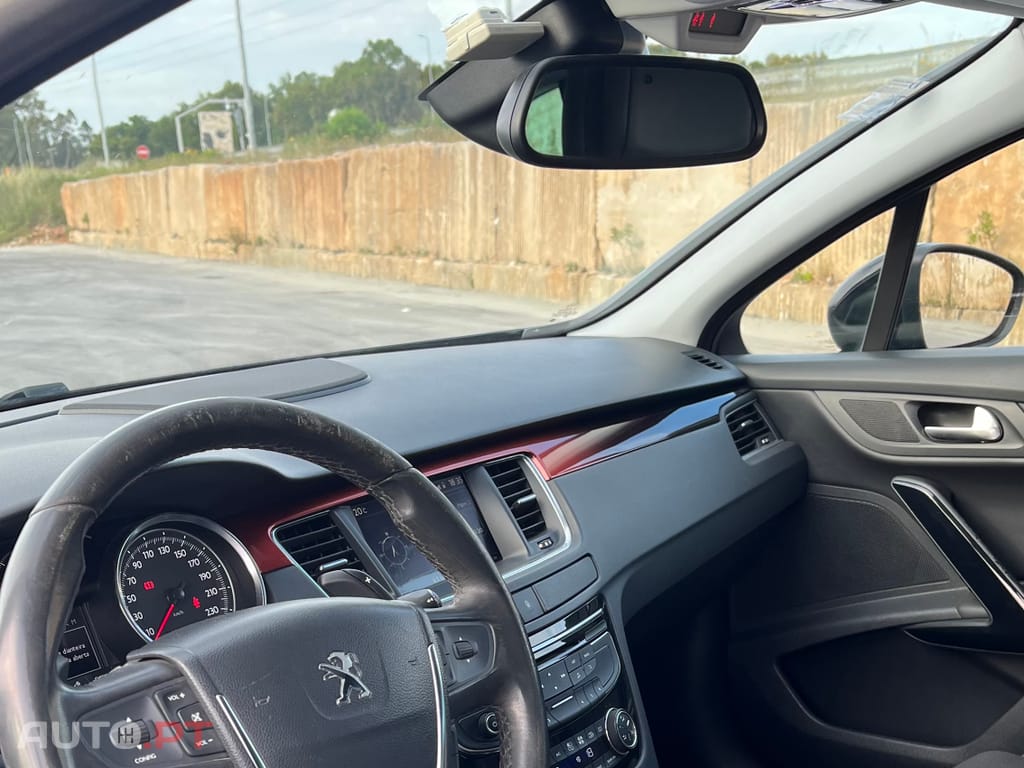 Peugeot 508 RXH Hybrid4 2-Tronic
