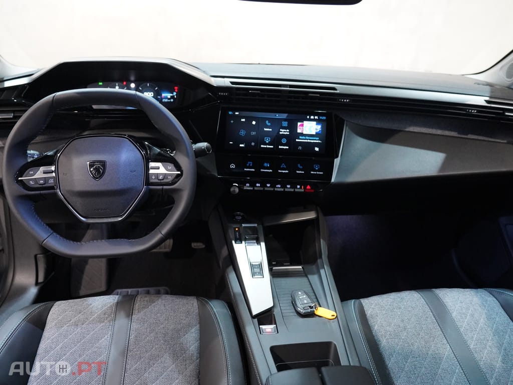 Peugeot 408 1.2 PureTech Allure EAT8