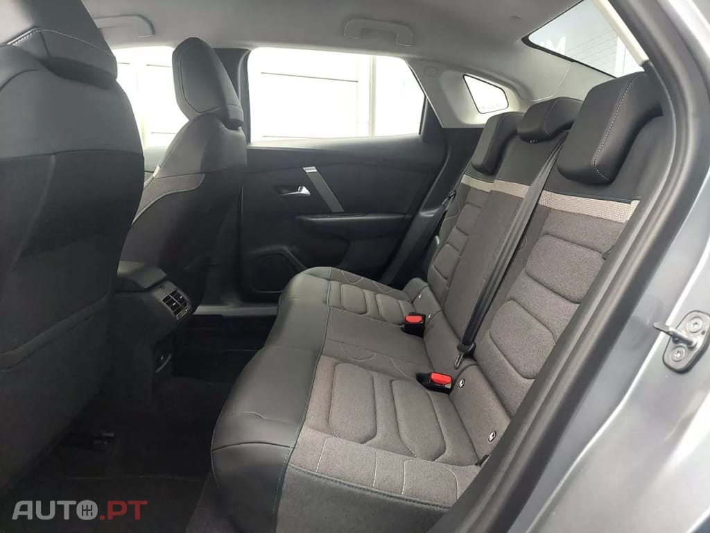 Citroen C4 X 1.2 PureTech Plus EAT8