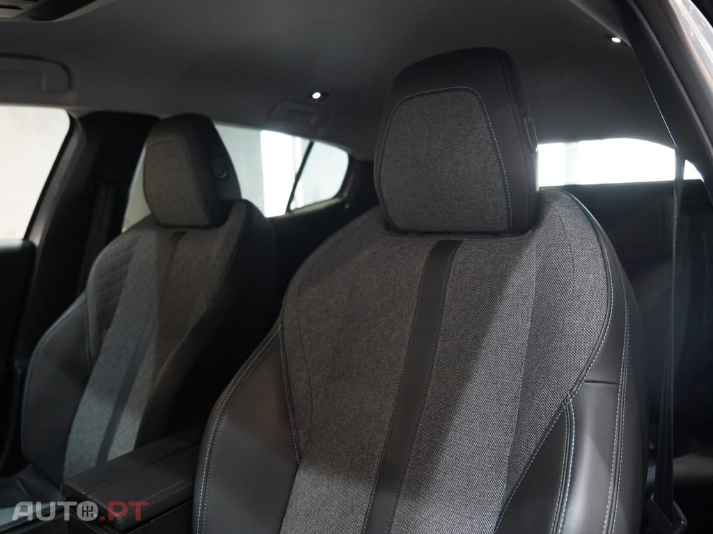 Peugeot 408 1.2 PureTech Allure EAT8