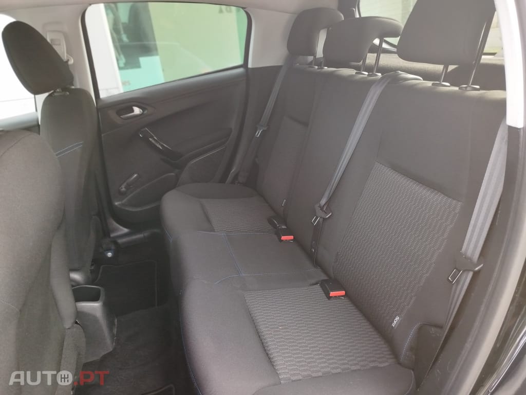 Peugeot 208 1.5 BlueHDi Signature