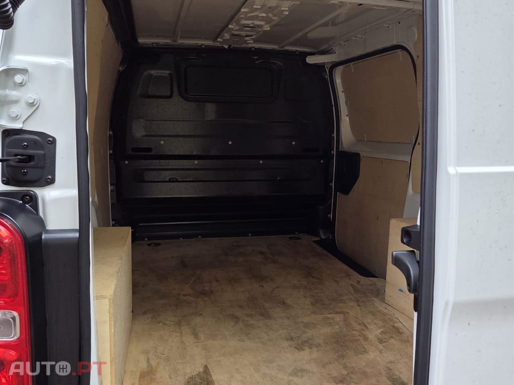 Peugeot Expert 2.0 BlueHDi L1H1 Premium Compact EAT8