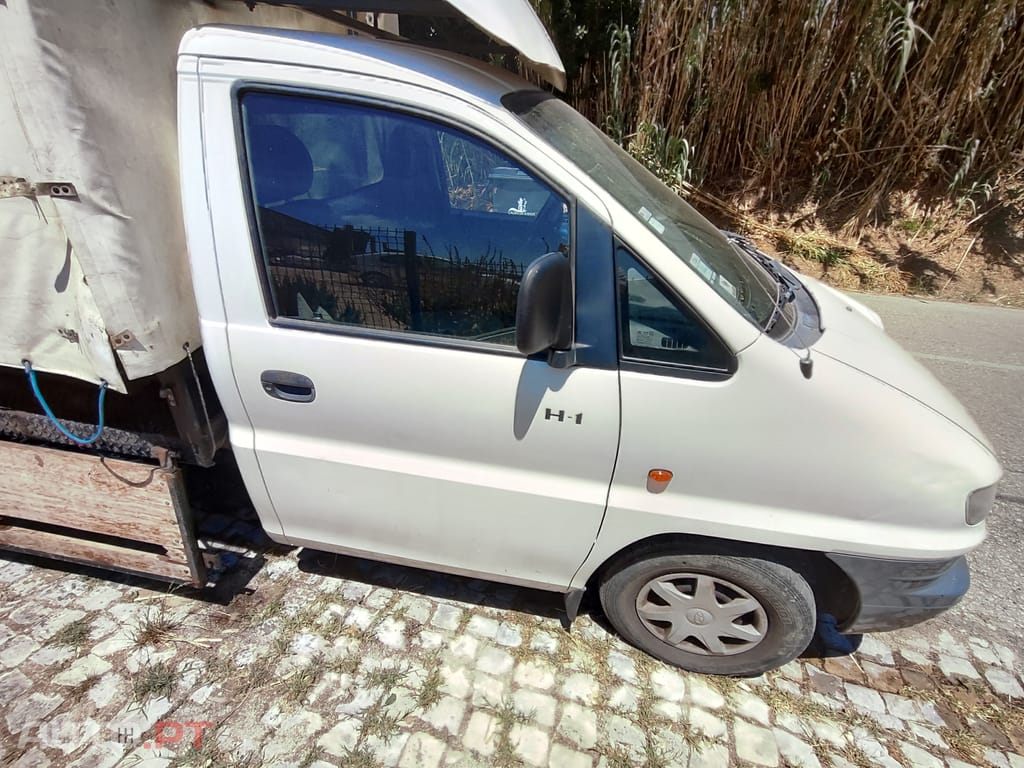 Hyundai H-1 Comercial
