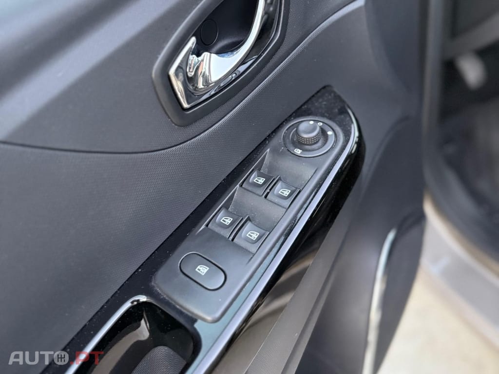 Renault Captur auto