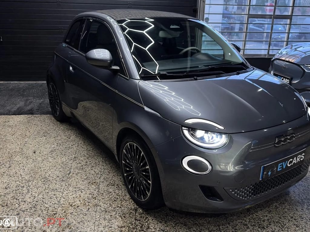 Fiat 500e La Prima