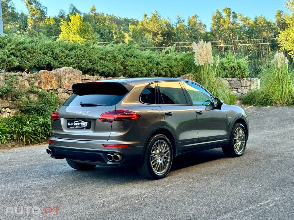 Porsche Cayenne S E-Hybrid Platinum Edition