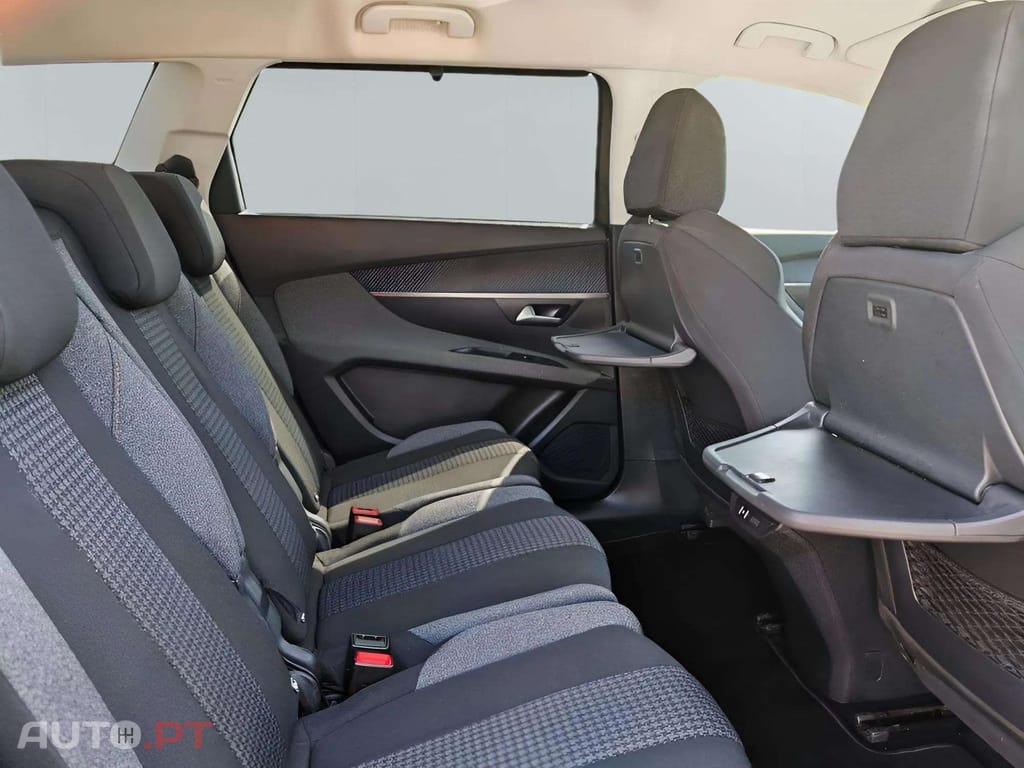 Peugeot 5008 1.5 BlueHDI  EAT8