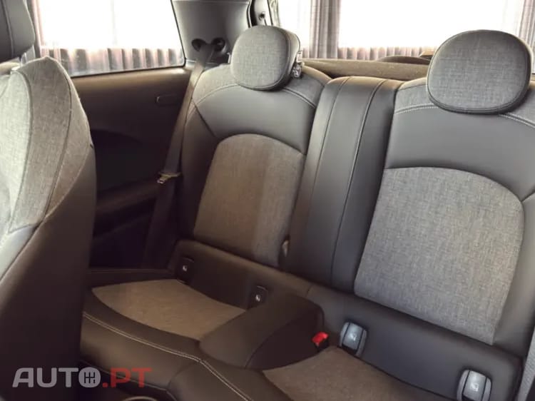 MINI Cooper Cooper SE Camden Edition