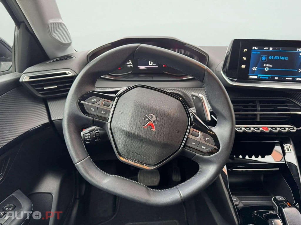 Peugeot 208 1.2 Puretech Allure Pack EAT8