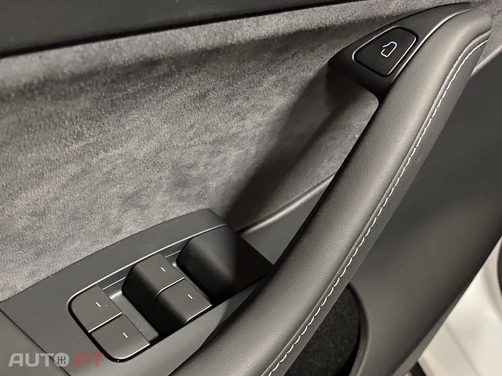 Tesla Model Y Tração Traseira