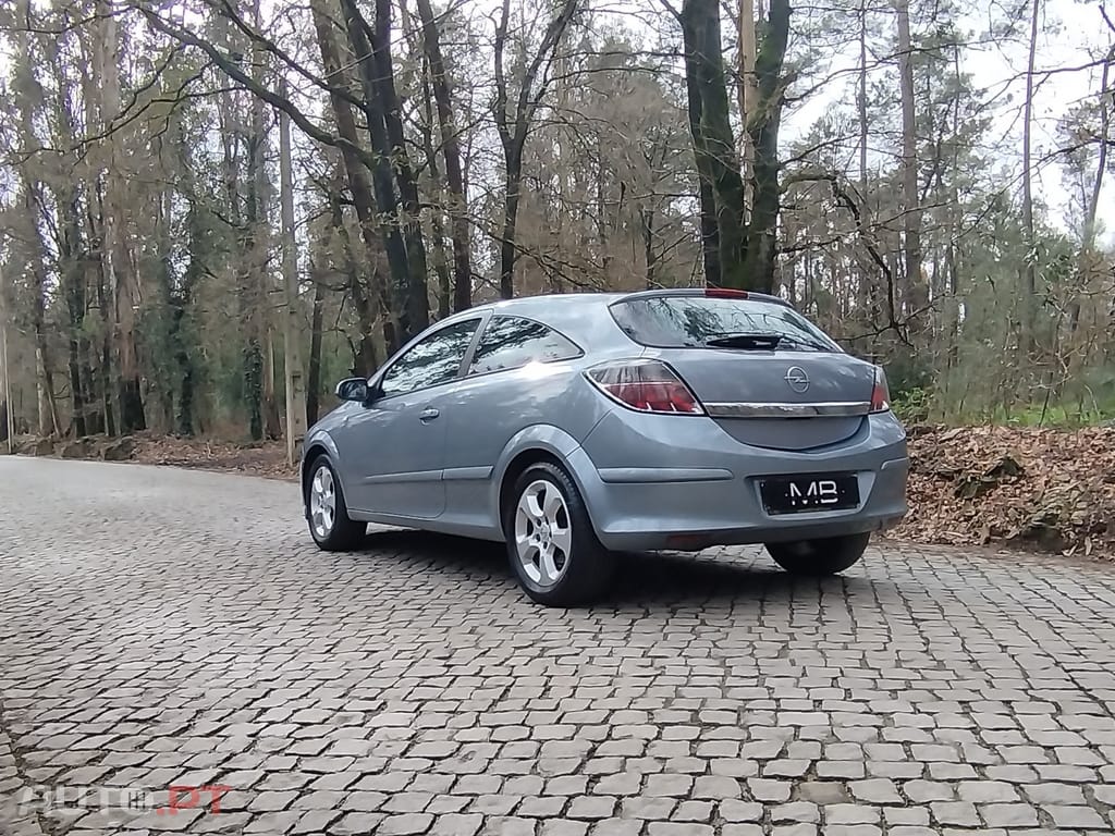 Opel Astra GTC 1.3 CDTi