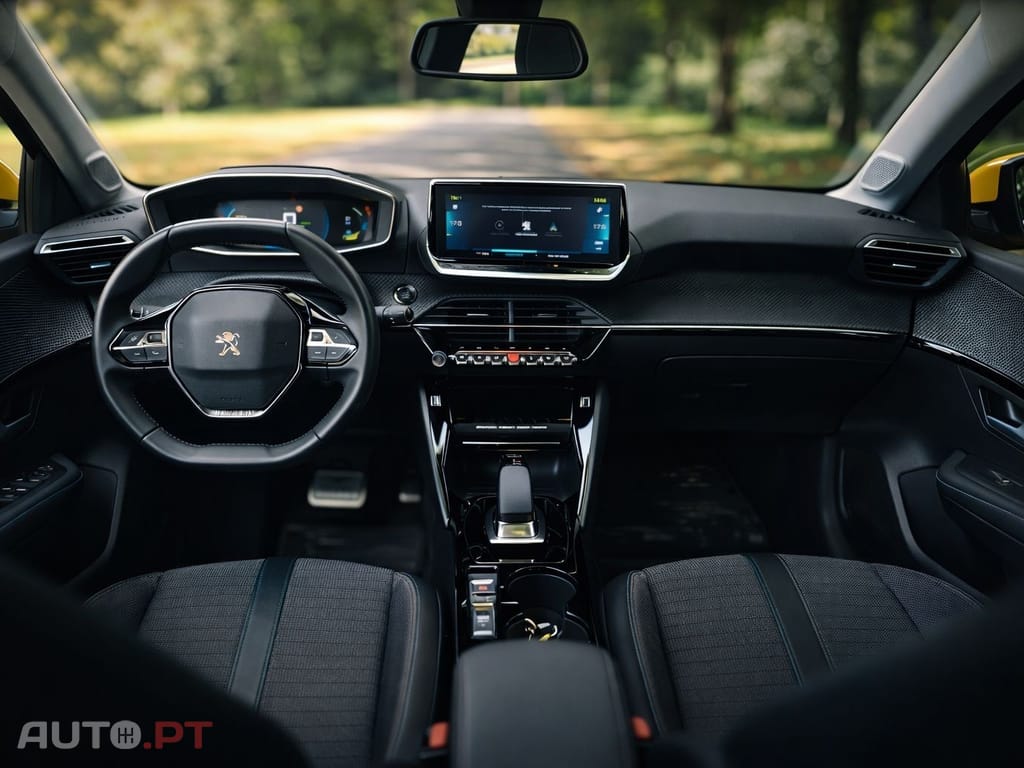 Peugeot E-208 50 kWh Active