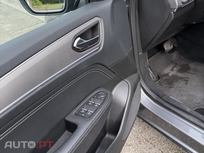 Renault Arkana 1.6 E-Tech Business