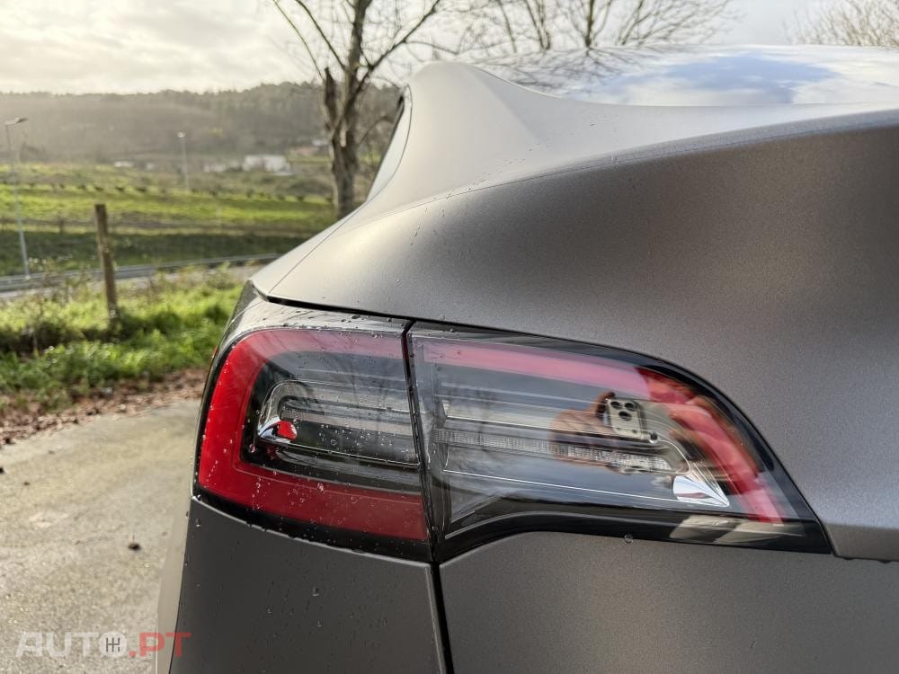 Tesla Model Y Long Range Dual Motor AWD