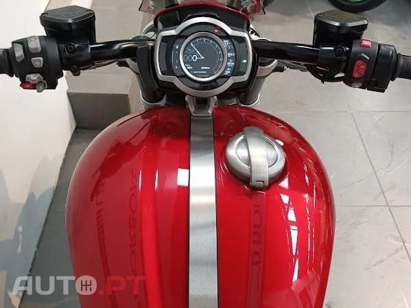 Triumph Rocket ROCKET