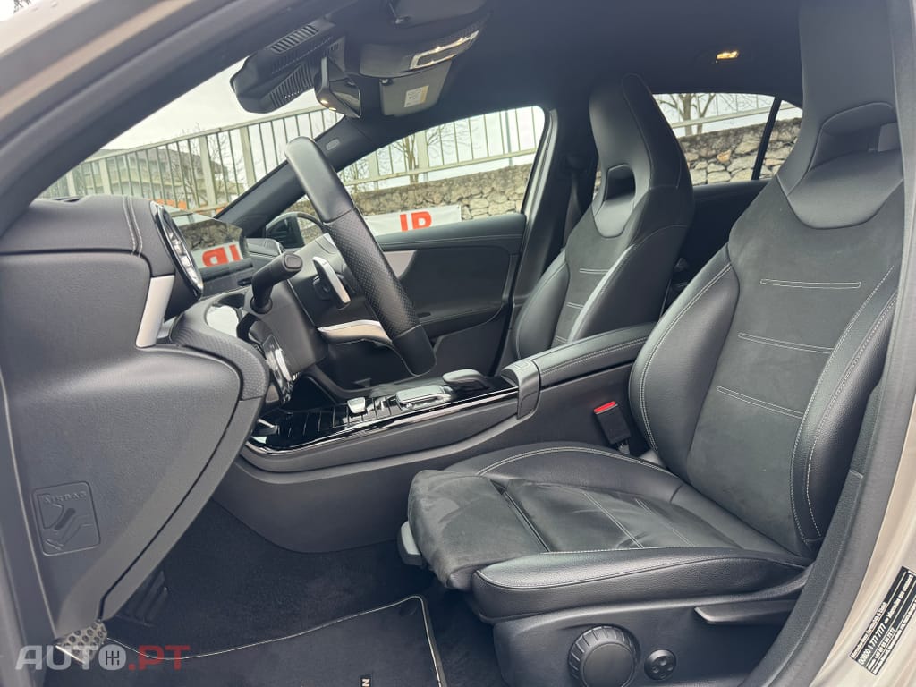 Mercedes-Benz A 250 e AMG Line