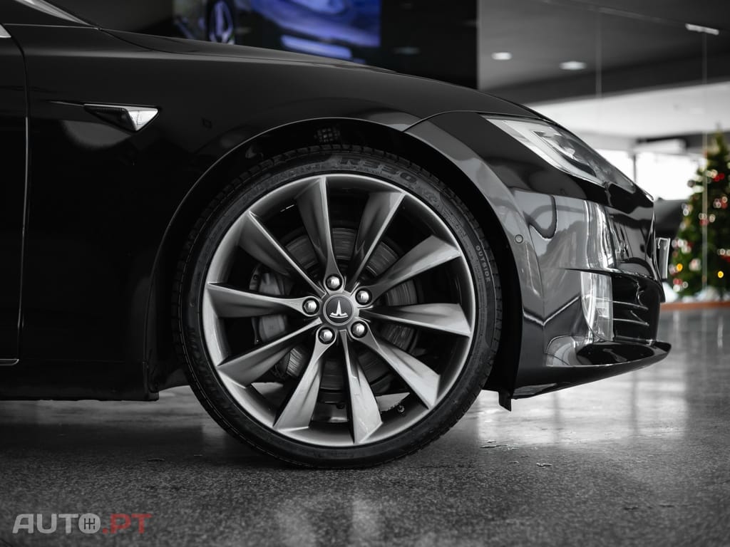 Tesla Model S 75D
