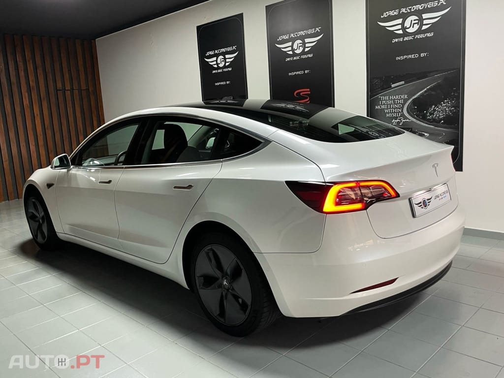Tesla Model 3 Standard Range Plus RWD