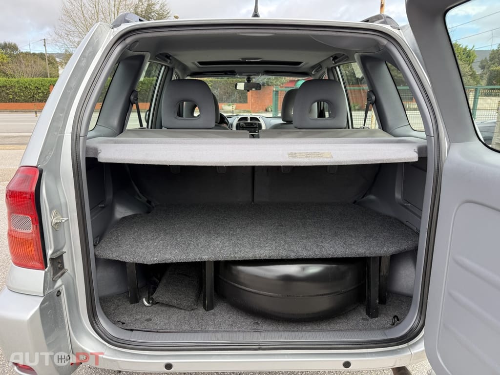 Toyota RAV4 2.0 VVT-i Pack 2