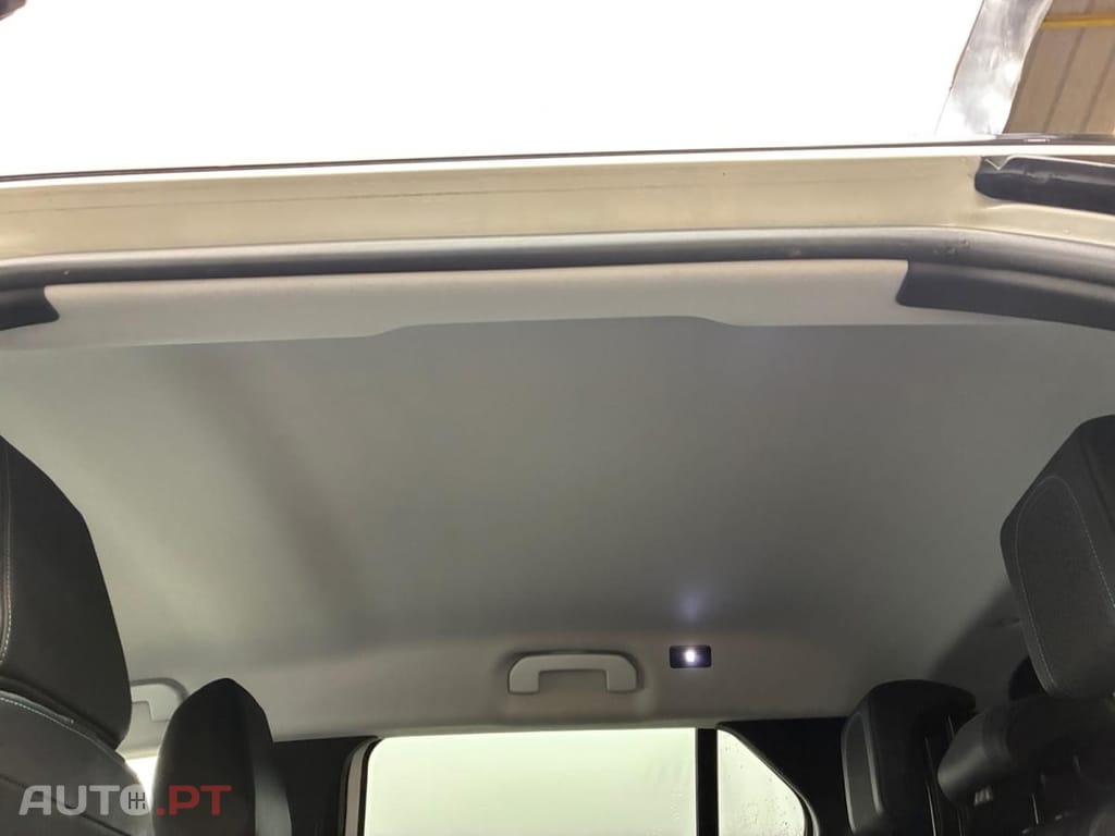 Peugeot 2008 1.5 BlueHDi Allure Pack