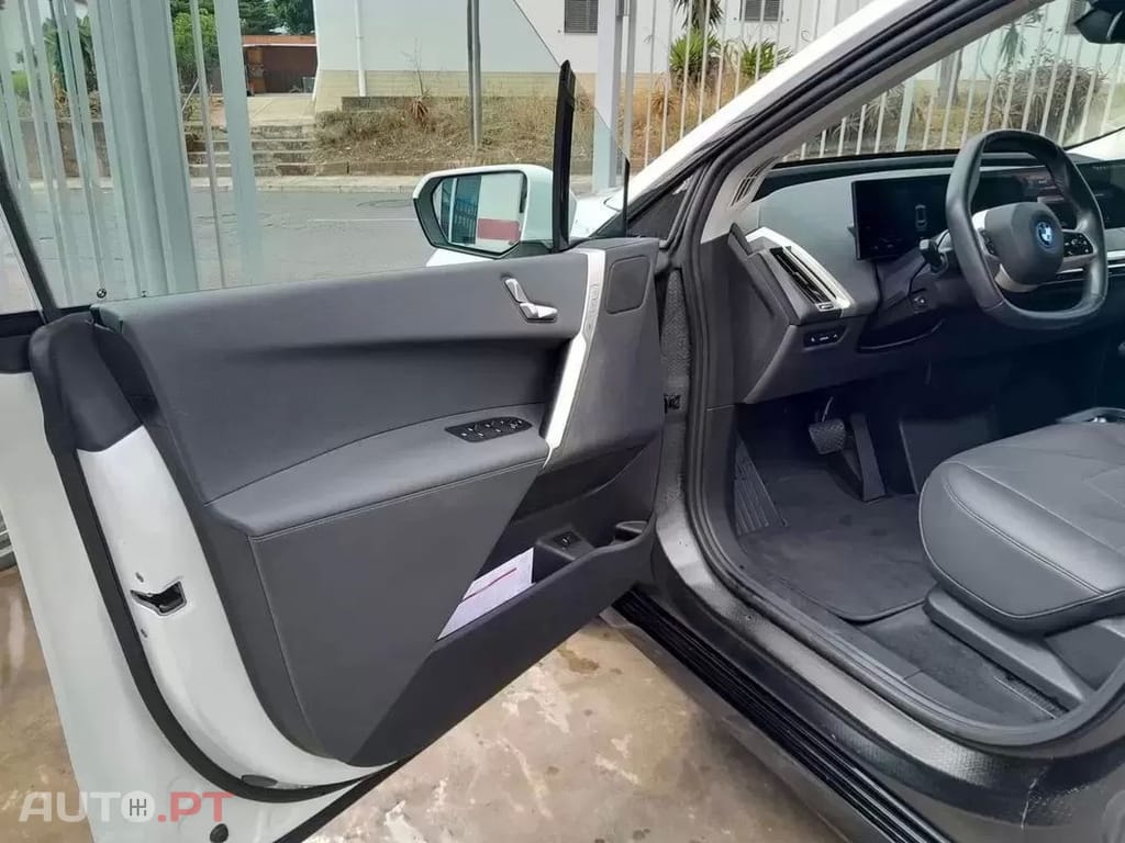 BMW iX xDrive 40 Pack Desportivo