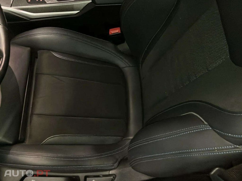 BMW 330 e Pack Desportivo M Auto