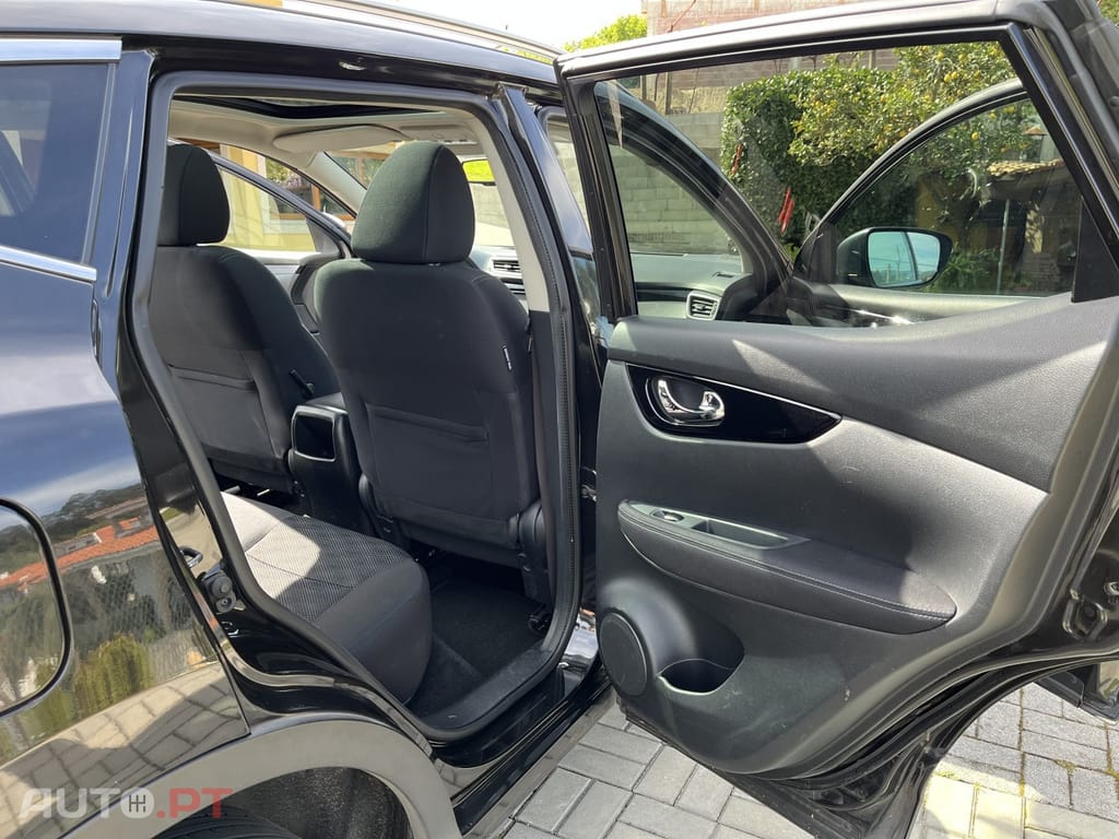 Nissan Qashqai 1.5 dCi N-Connecta 18 RS+PS