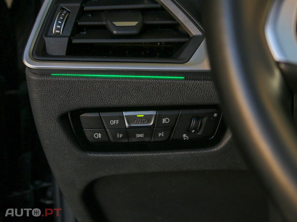 BMW 330 e Touring Pack Desportivo M Auto