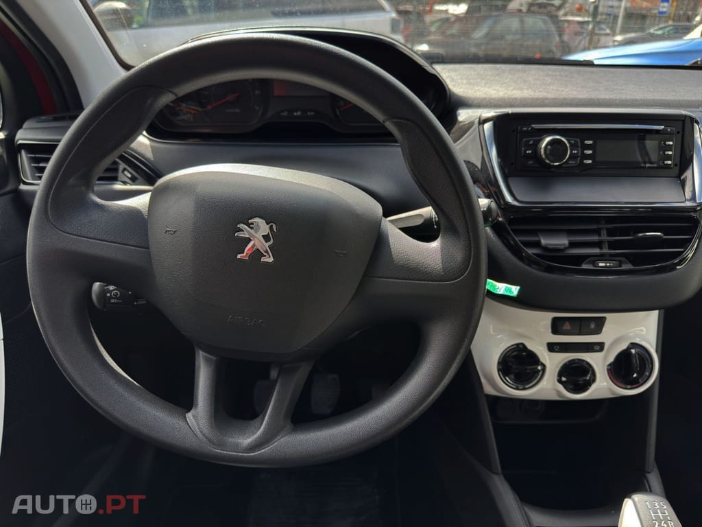 Peugeot 208 PureTech 68 Like — fotografia 12