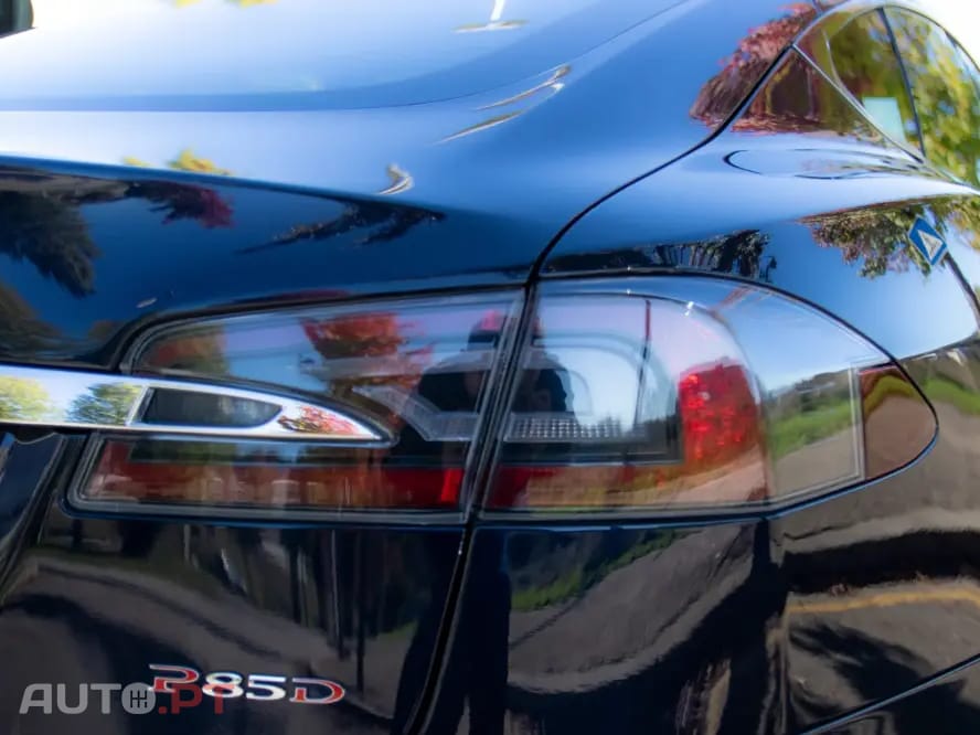 Tesla Model S P85D