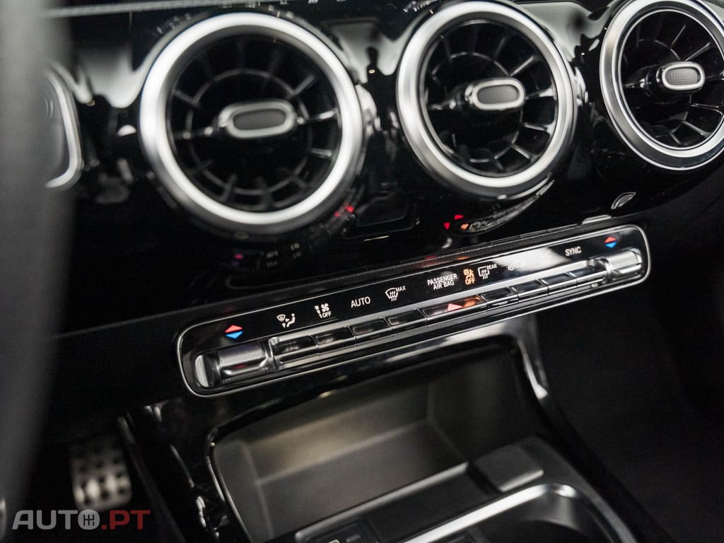 Mercedes-Benz A 180 d AMG Line