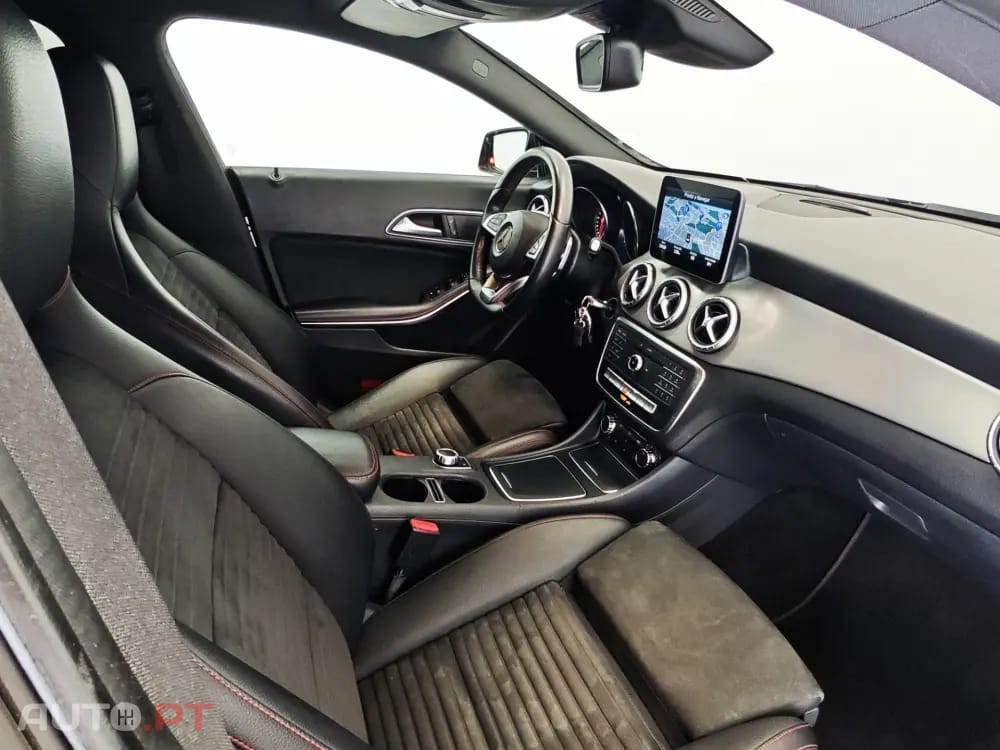Mercedes-Benz CLA 180 7G-DCT AMG Line