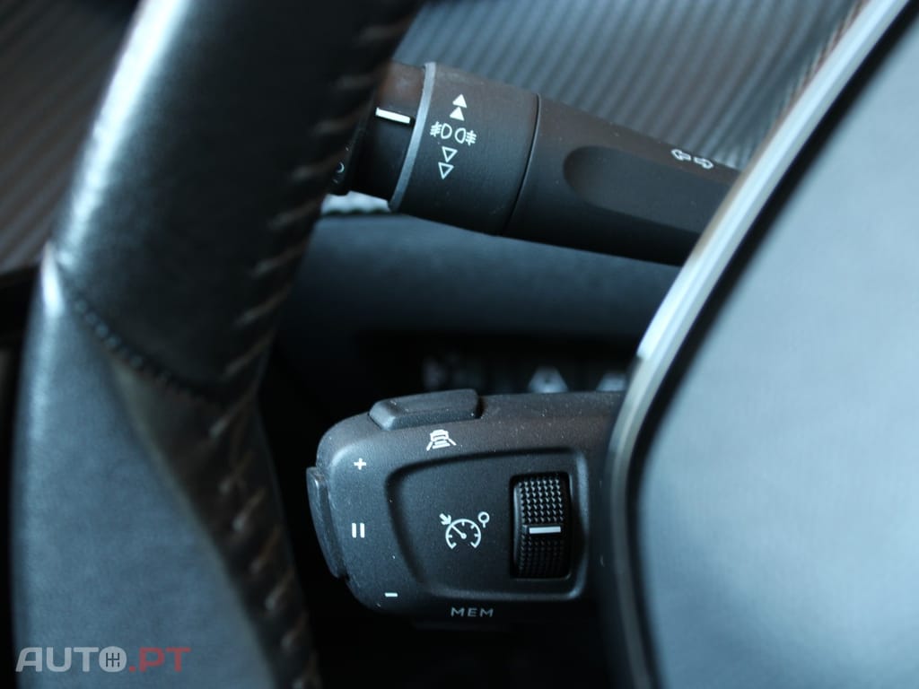 Peugeot E-2008 Allure